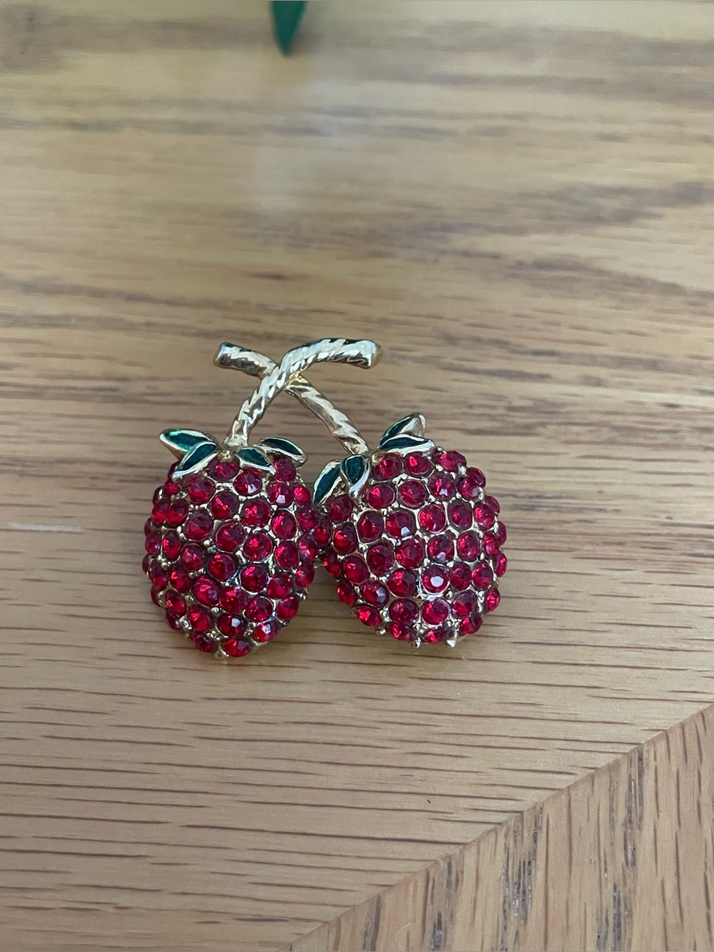 Vintage Gold Tone Rhinestone Strawberry Pin Brooch